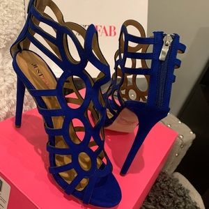 NWT JustFab Cobalt Blue Katrina Heels Size 8